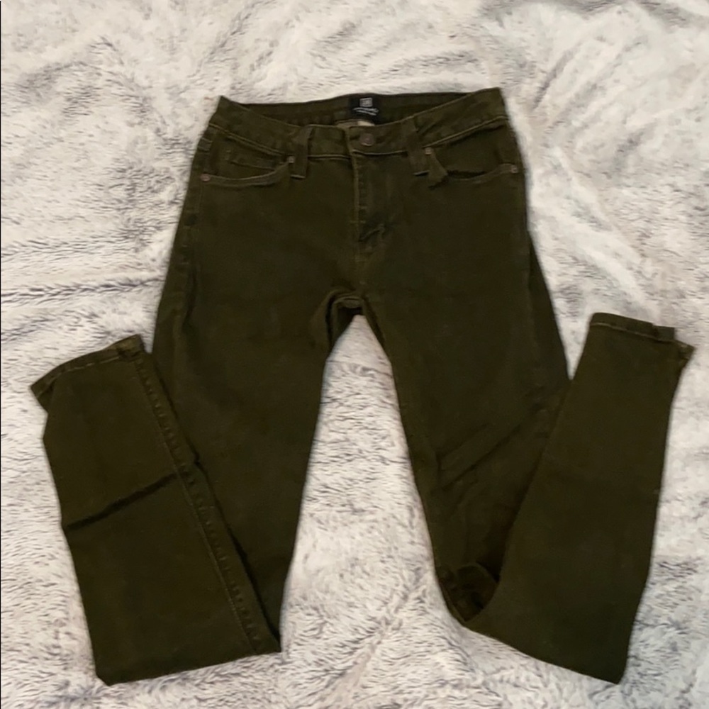 Buckle Jeans